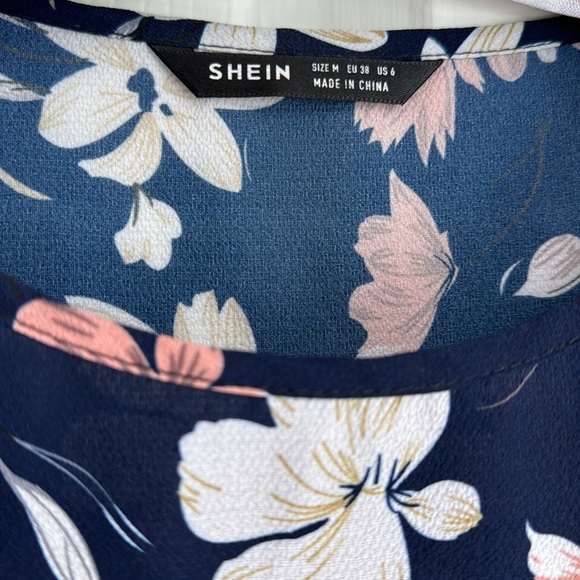 SHEIN Navy Floral Top - Picture 3 of 7
